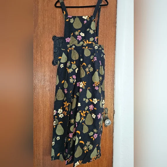 Black Floral Pear Print Midi Jumper - Picture 1 of 3